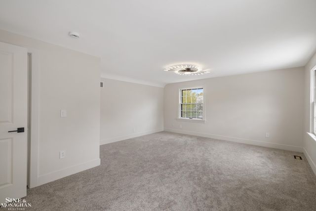 773 Hawthorne Road, Grosse Pointe Woods, MI 48236
