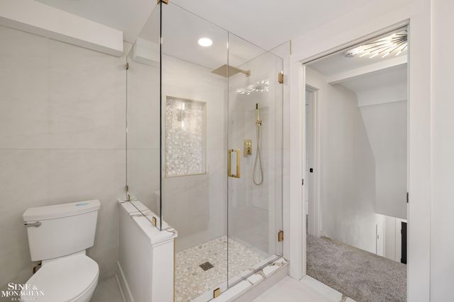 773 Hawthorne Road, Grosse Pointe Woods, MI 48236