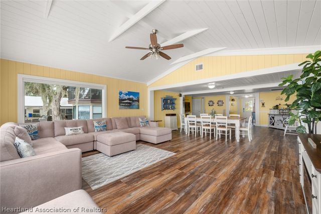 618 Lake June Road, Lake Placid, FL 33852