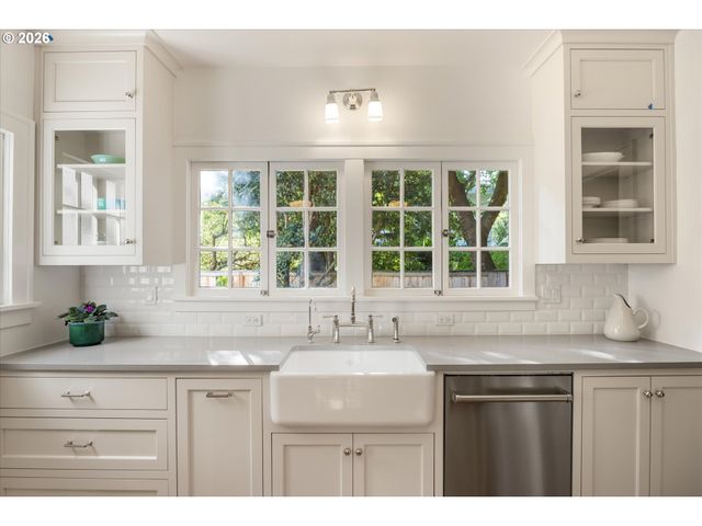 604 Se ANDOVER Pl, Portland, OR 97202