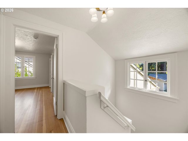 604 Se ANDOVER Pl, Portland, OR 97202