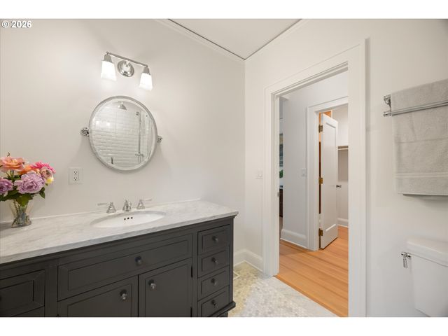 604 Se ANDOVER Pl, Portland, OR 97202