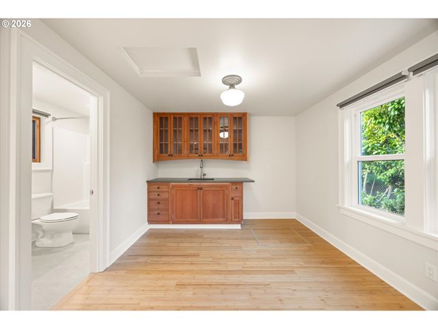 604 Se ANDOVER Pl, Portland, OR 97202