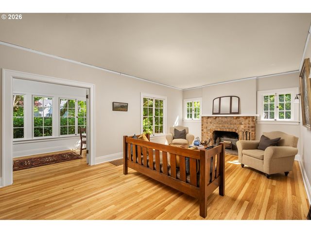 604 Se ANDOVER Pl, Portland, OR 97202