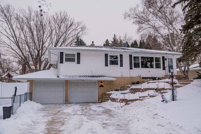 3393 Richmond Avenue, Shoreview, MN 55126
