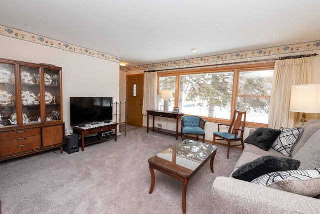 3393 Richmond Avenue, Shoreview, MN 55126