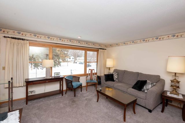 3393 Richmond Avenue, Shoreview, MN 55126