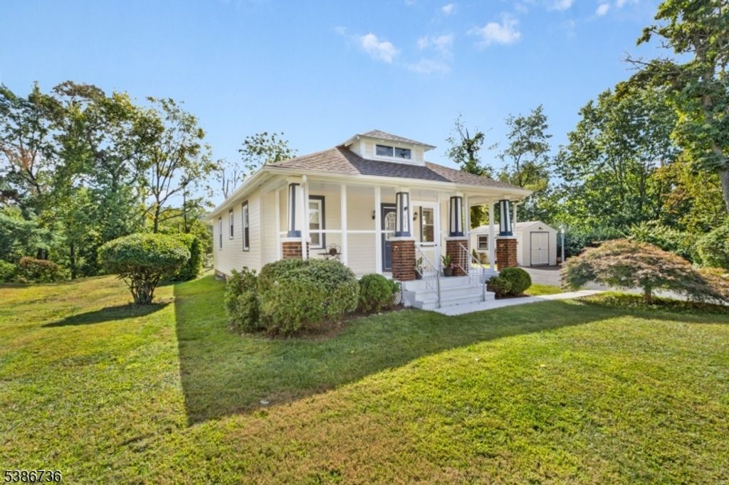 634 WILLOW GROVE ST., Hackettstown Town, NJ 07840