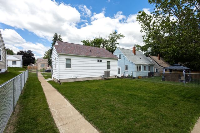 2517 Pacific Street, Davenport, IA 52804