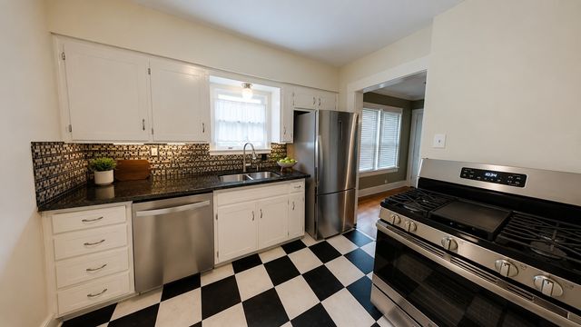3030 Willing Avenue, Fort Worth, TX 76110