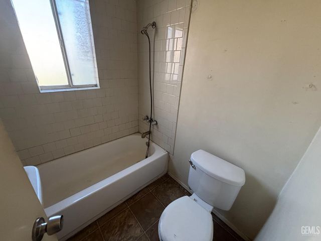 1600 Hurrle Street, Bakersfield, CA 93308