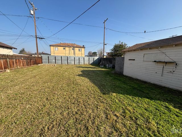 1600 Hurrle Street, Bakersfield, CA 93308