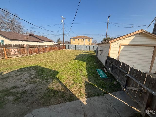 1600 Hurrle Street, Bakersfield, CA 93308