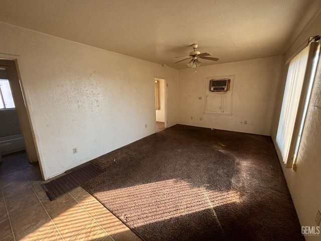 1600 Hurrle Street, Bakersfield, CA 93308