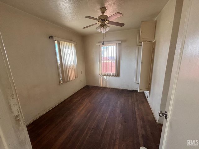 1600 Hurrle Street, Bakersfield, CA 93308