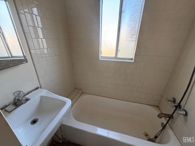 1600 Hurrle Street, Bakersfield, CA 93308