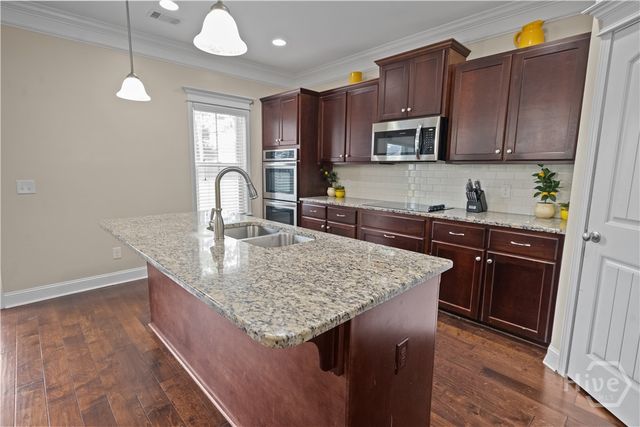 90 Roundstone Way, Richmond Hill, GA 31324