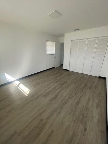 411 SE 10th Street 5, Hallandale Beach, FL 33009