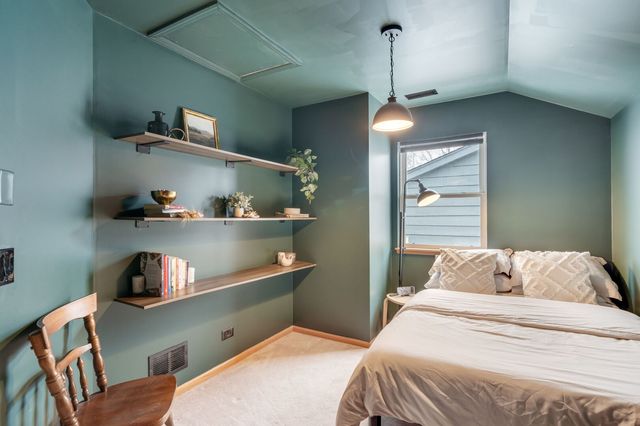 34 Elm Avenue, Fox Lake, IL 60020