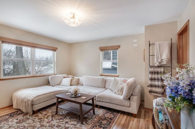 34 Elm Avenue, Fox Lake, IL 60020