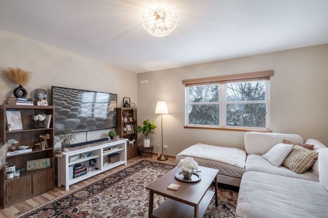 34 Elm Avenue, Fox Lake, IL 60020