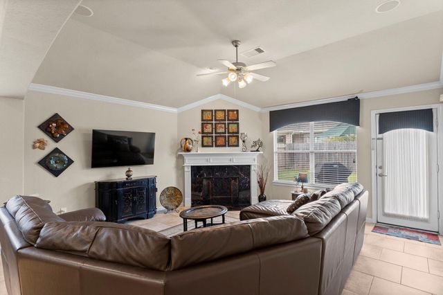 4618 Countrypines Drive SW, Spring, TX 77388