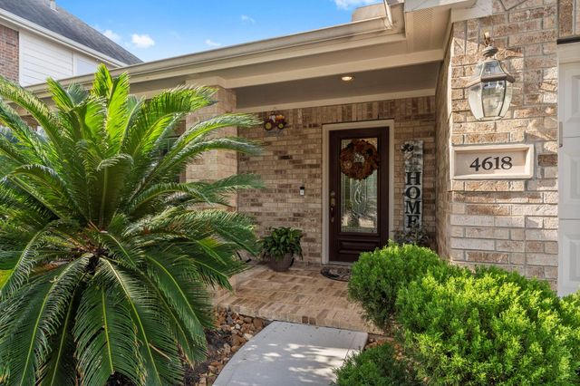 4618 Countrypines Drive SW, Spring, TX 77388
