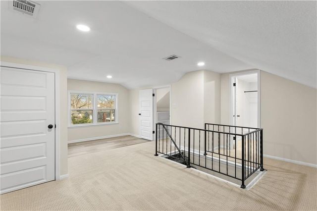4808 W 77th Terrace, Prairie Village, KS 66208