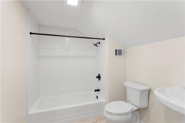 4808 W 77th Terrace, Prairie Village, KS 66208