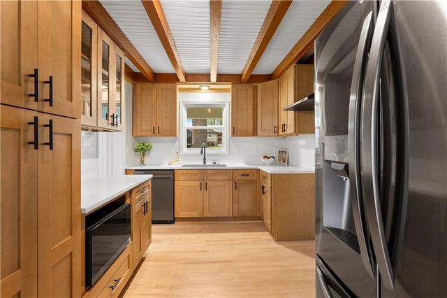 4808 W 77th Terrace, Prairie Village, KS 66208