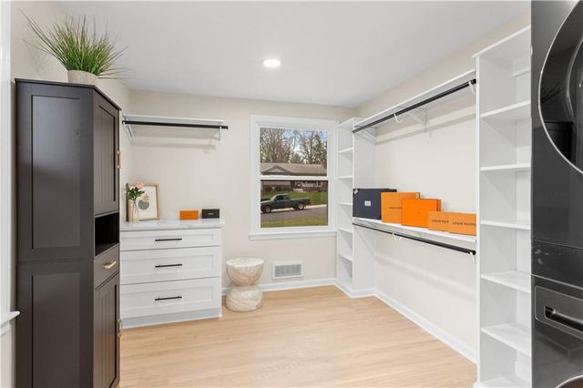4808 W 77th Terrace, Prairie Village, KS 66208