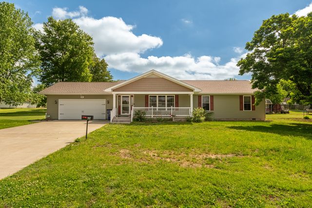 707 S Sunny Slope Street, West Frankfort, IL 62896