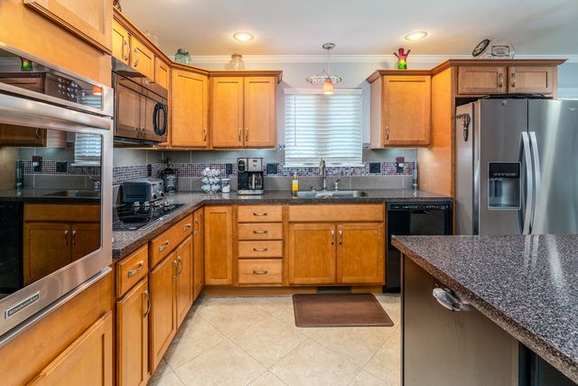 707 S Sunny Slope Street, West Frankfort, IL 62896