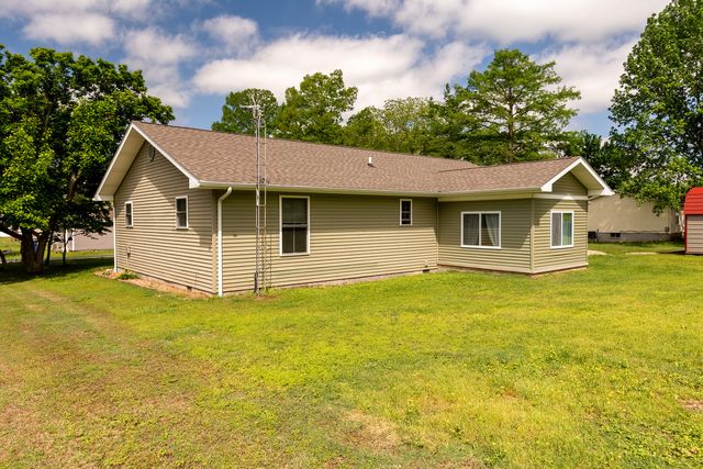 707 S Sunny Slope Street, West Frankfort, IL 62896