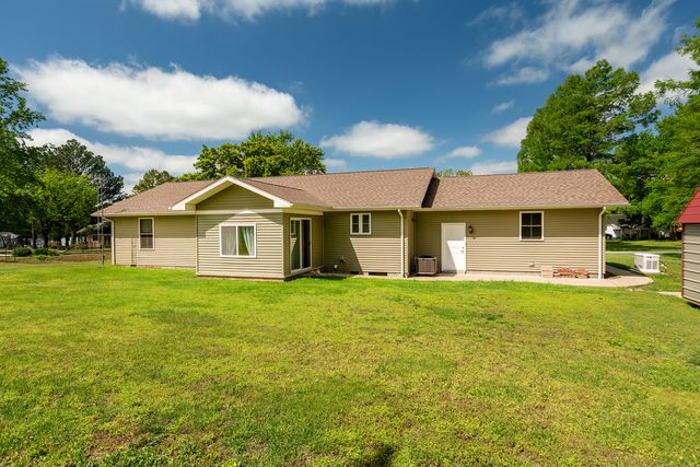 707 S Sunny Slope Street, West Frankfort, IL 62896