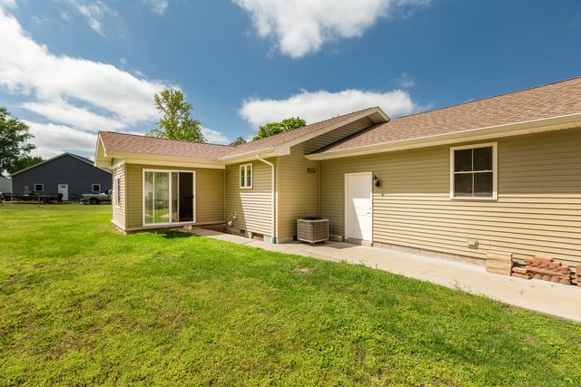 707 S Sunny Slope Street, West Frankfort, IL 62896