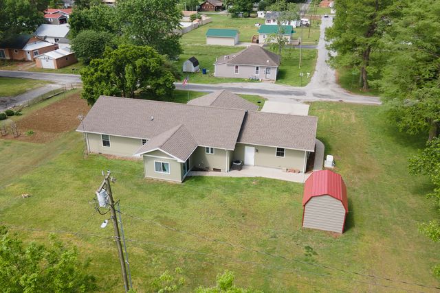707 S Sunny Slope Street, West Frankfort, IL 62896