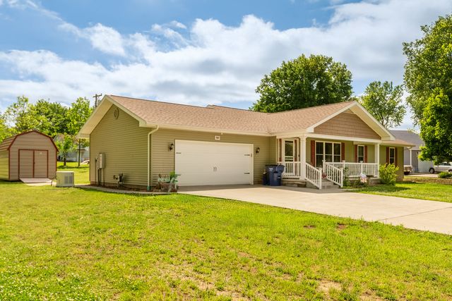 707 S Sunny Slope Street, West Frankfort, IL 62896