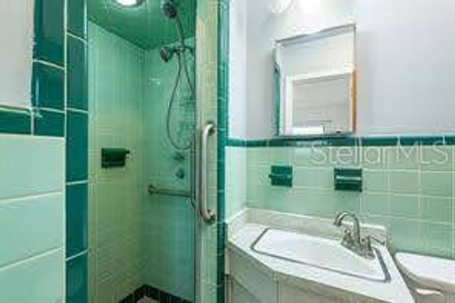 10209 N VALLE DRIVE, Tampa, FL 33612