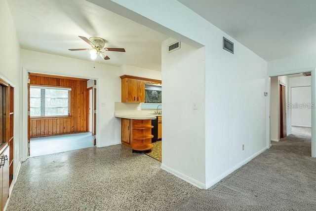 10209 N VALLE DRIVE, Tampa, FL 33612
