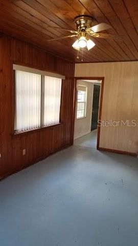 10209 N VALLE DRIVE, Tampa, FL 33612