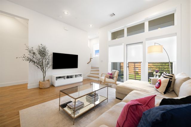 1727 Caddo Street 103, Dallas, TX 75204