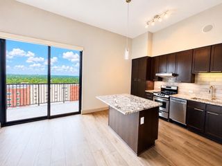 9787 Katy Freeway 1708, Houston, TX 77024
