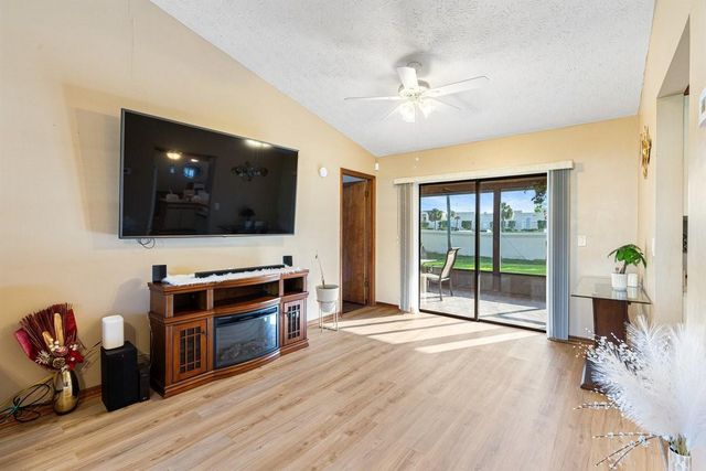 886 S E O'Donnell Lane, Port St. Lucie, FL 34983