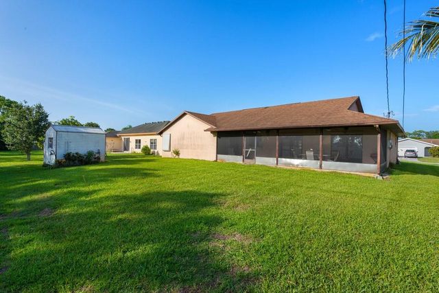 886 S E O'Donnell Lane, Port St. Lucie, FL 34983