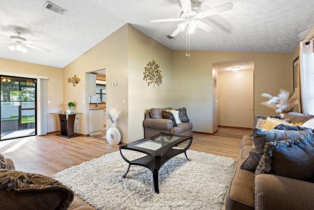 886 S E O'Donnell Lane, Port St. Lucie, FL 34983