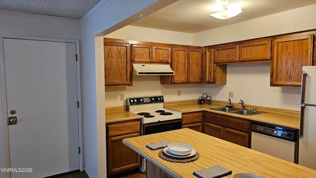 1465 E Peckham Lane 55, Reno, NV 89502