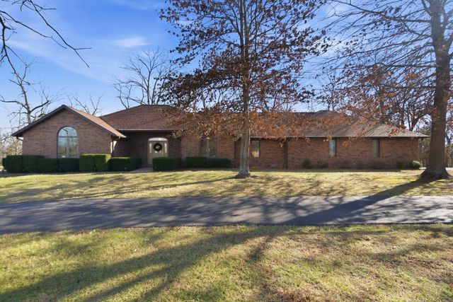 704 Woodwind Drive, Nixa, MO 65714
