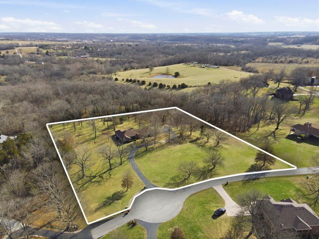 704 Woodwind Drive, Nixa, MO 65714