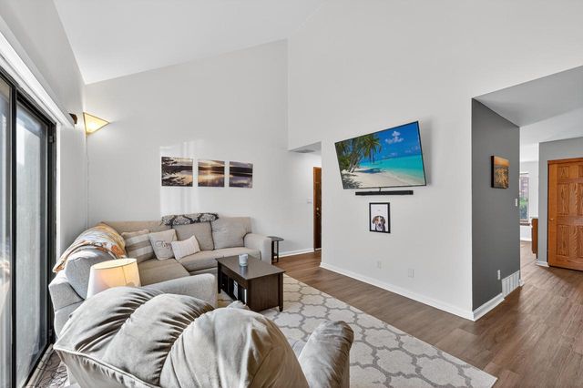 3925 W College AVENUE, Milwaukee, WI 53221